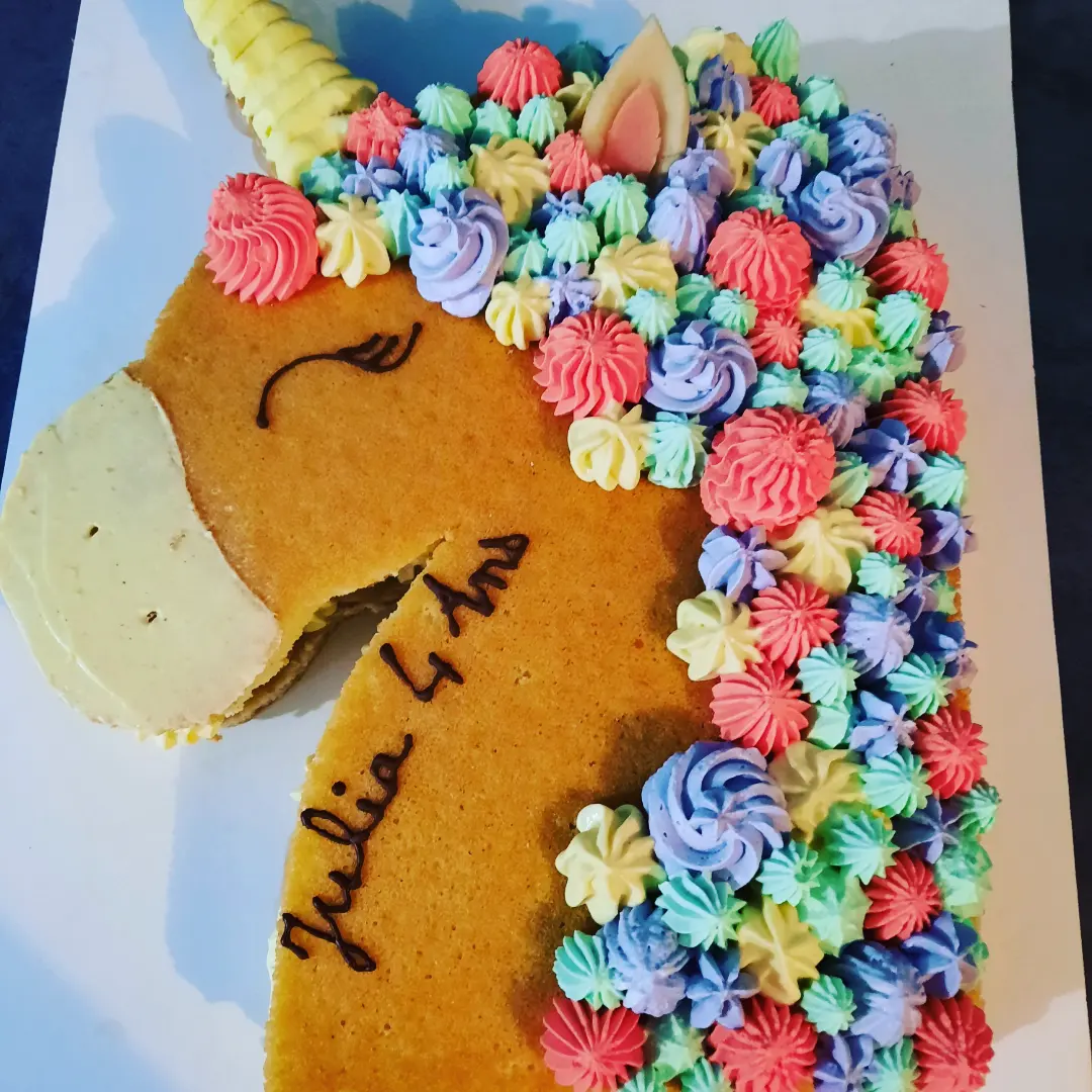 gâteau en forme de licorne