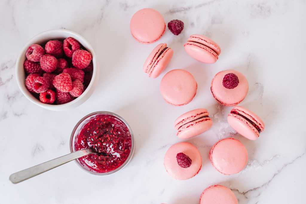 Macaron  Framboise Agrume et Chocolat