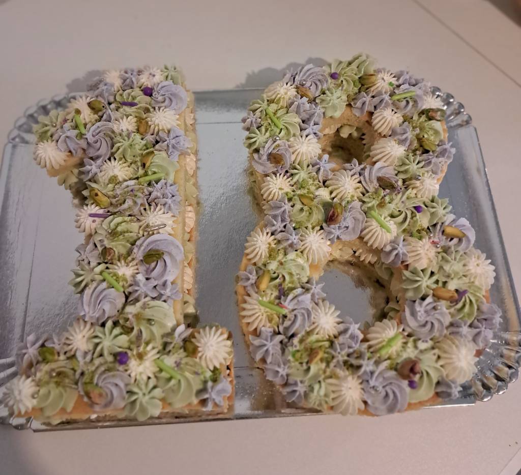 Gâteau Number cake ou Letter cake Vanille, pistache et cassis